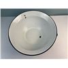 Image 2 : Enamaled Wash Basin