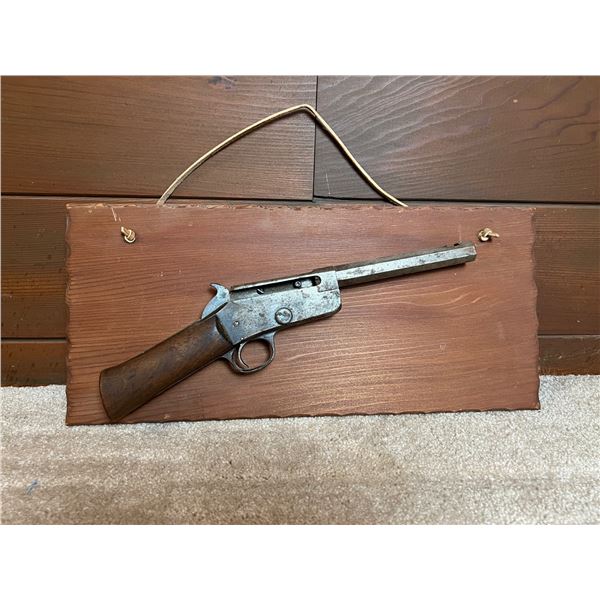 Marltin No. 20-A Handgun Display