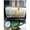 Image 2 : 4 Gallon Air Compressor with Hose