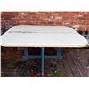 Image 1 : Drop-Leaf Patio Table