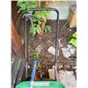 Image 7 : Gardening Lot