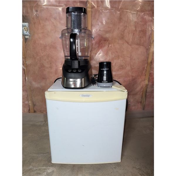 Danby Mini Fridge, Black+Decker Food Processor, Hamilton Beach Blender Base