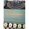Image 7 : Eaton's Prestige Portable Typewriter with Case, Made in Canada