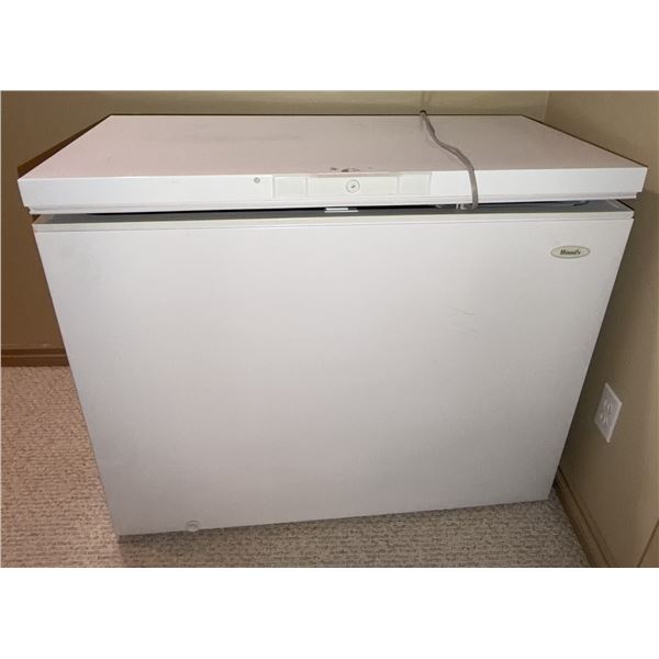 Wood's Chest Freezer White with Removable Basket