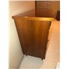 Image 8 : Wooden 6 Drawer Dresser and Matching Side Table Set