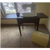 Image 1 : Kenmore 385.17627 Sewing Machine with Table and Accessories