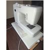 Image 7 : Kenmore 385.17627 Sewing Machine with Table and Accessories