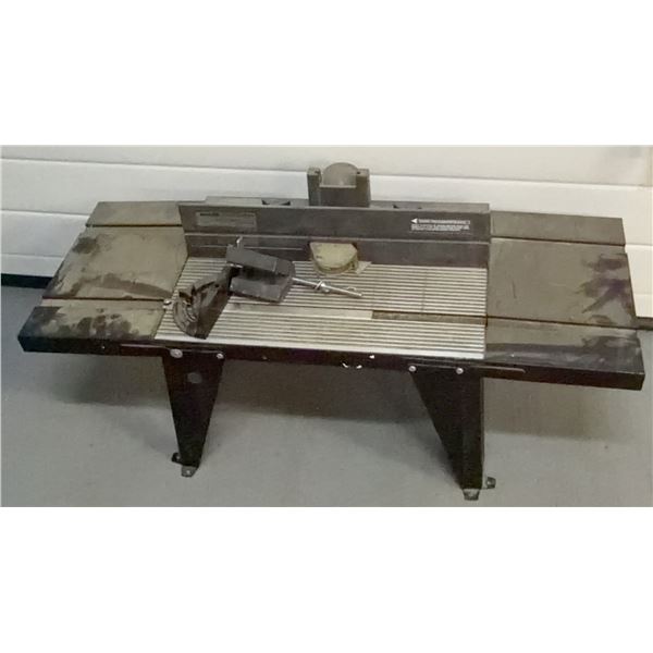 Router Table with Fence and Accessories