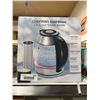 Image 2 : Chefman Dual Glass 1.7L Cool-Touch Kettle