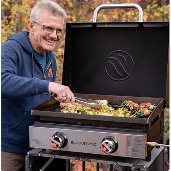Blackstone 22" Tabletop Griddle with Hood