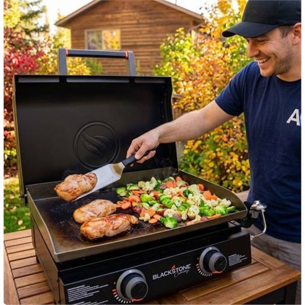 Blackstone Tabletop Gas Grill with Lid