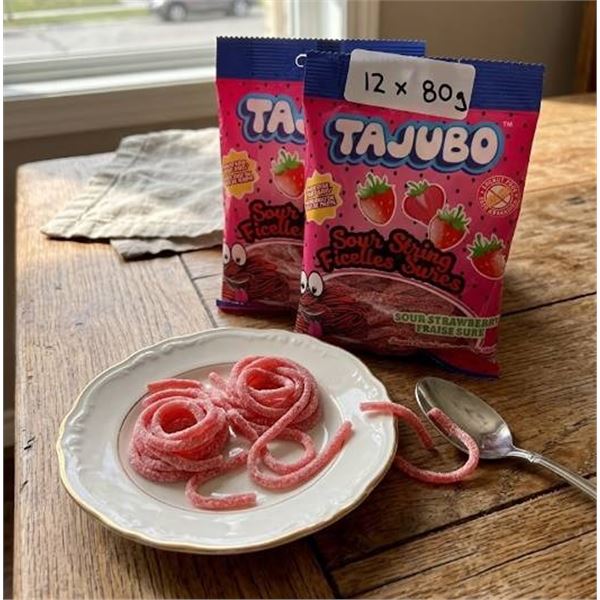 Tajubo Sour Strawberry String Candy 12 x 80g