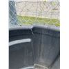 Image 5 : Rubbermaid BRUTE 100 Gallon Black Stock Tank