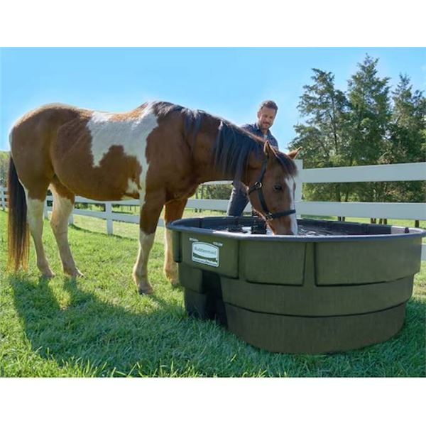 Rubbermaid Brute 300 Gallon Stock Tank !SEE DAMAGE!