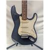 Image 2 : FENDER SQUIER STRATOCASTER ELECTRIC