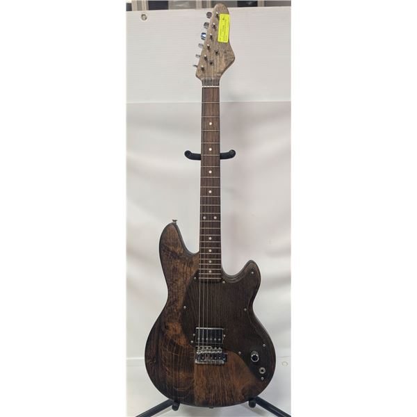 MATTE WOOD STAIN ELECTRIC GUITAR