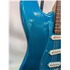 Image 3 : TEAL ELECTRIC GUITAR UNNAMED