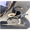 Image 3 : YAMAHA ERG 121C BLACK ELECTRIC *AS IS