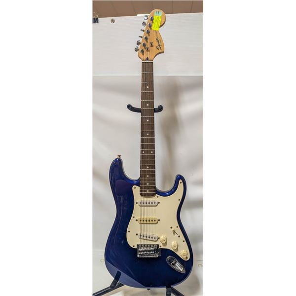 BLUE FENDER STRATOCASTER SQUIER ELECTRIC