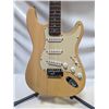 Image 2 : BLONDE STRAT STYLE ELECTRIC GUITAR