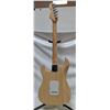 Image 4 : BLONDE STRAT STYLE ELECTRIC GUITAR