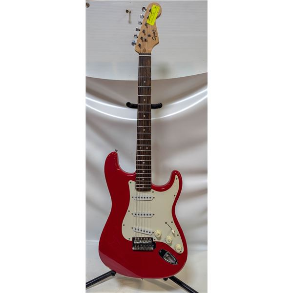 RED FENDER SQUIRE BULLET STRAT
