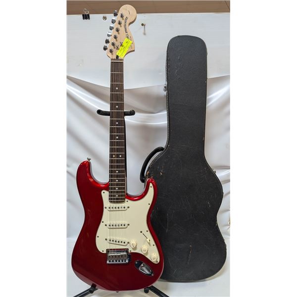 FENDER SQUIER STRATOCASTER W CASE