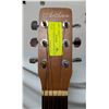 Image 3 : ART & LUTHERIE ACOUSTIC GUITAR W CASE