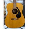 Image 2 : VINTAGE YAMAHA F310 ACOUSTIC GUITAR+CASE