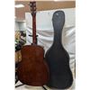 Image 4 : VINTAGE YAMAHA F310 ACOUSTIC GUITAR+CASE