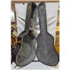 Image 7 : HUNTINGTON ACOUSTIC GUITAR W CASE