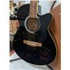 Image 2 : FENDER BLACK ACOUSTIC ELECTRIC GUITAR