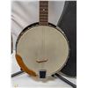 Image 2 : VINTAGE BANJO WITH CASE