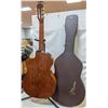 Image 4 : TAKAMINE ELECTRIC ACOUSTIC GUITAR W CASE