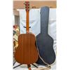 Image 4 : SIMON & PATRICK LUTHIER ACOUSTIC GUITAR W CASE
