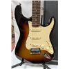 Image 2 : JAY TURNER VINTAGE SERIES STRAT GUITAR+CASE