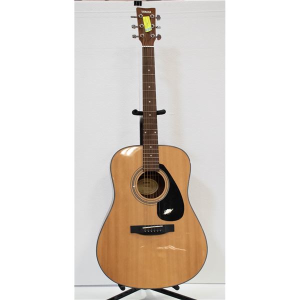 YAMAHA ACOUSTIC GUITAR