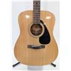 Image 2 : VINTAGE YAMAHA ACOUSTIC GUITAR