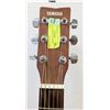 Image 3 : VINTAGE YAMAHA ACOUSTIC GUITAR