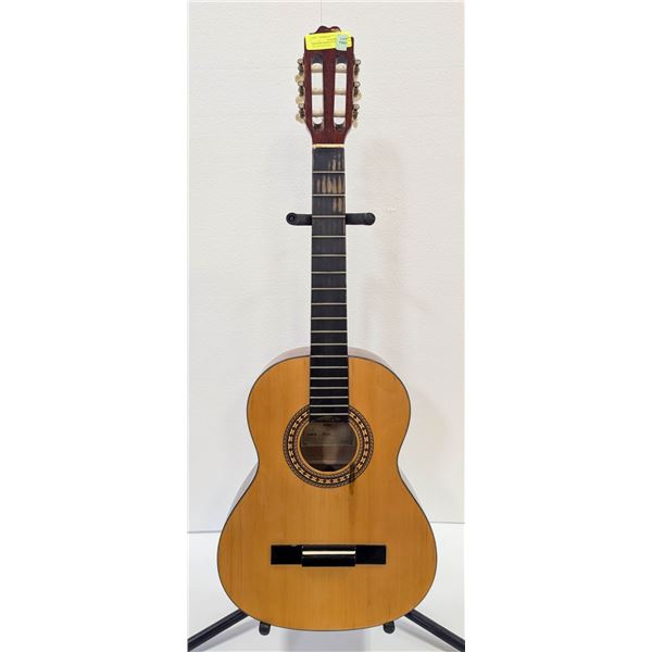 BEAVER CREEK CLASSICAL GUITAR NEEDS STRINGS
