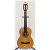 Image 1 : BEAVER CREEK CLASSICAL GUITAR NEEDS STRINGS