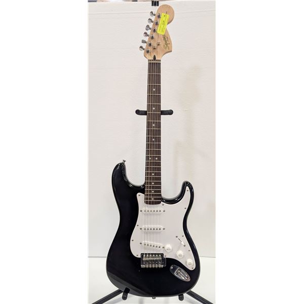 FENDER SQUIER STRATOCASTER ELECTRIC