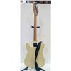 Image 4 : WHITE FENDER TELECASTER SQUIRE