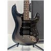 Image 2 : FENDER STRATOCASTER W CASE CRAFTED IN CHINA