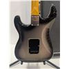 Image 5 : FENDER STRATOCASTER W CASE CRAFTED IN CHINA