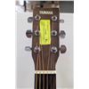 Image 3 : VINTAGE YAMAHA ACOUSTIC GUITAR