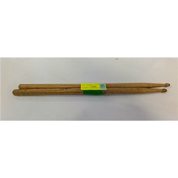 WOODEN DRUMSTICKS PAIR