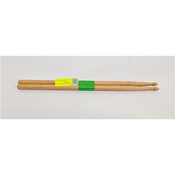 WOODEN DRUMSTICKS PAIR