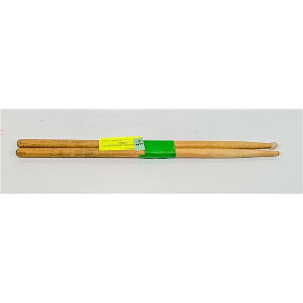 WOODEN DRUMSTICKS PAIR