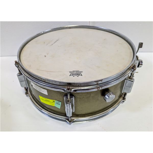 VINTAGE GREEN SNARE DRUM